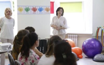 У Києві запустили послугу відпочинку для батьків, що виховують дітей з інвалідністю. Як це працюватиме