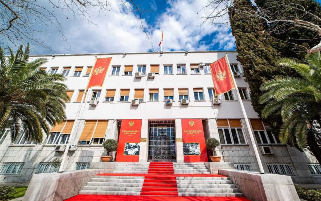 У Чорногорії впровадили менструальну відпустку та ухвалили закон про гендерну рівність