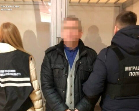 У Львові суд ухвалив вирок ексдиякону, який роками знущався з власної доньки