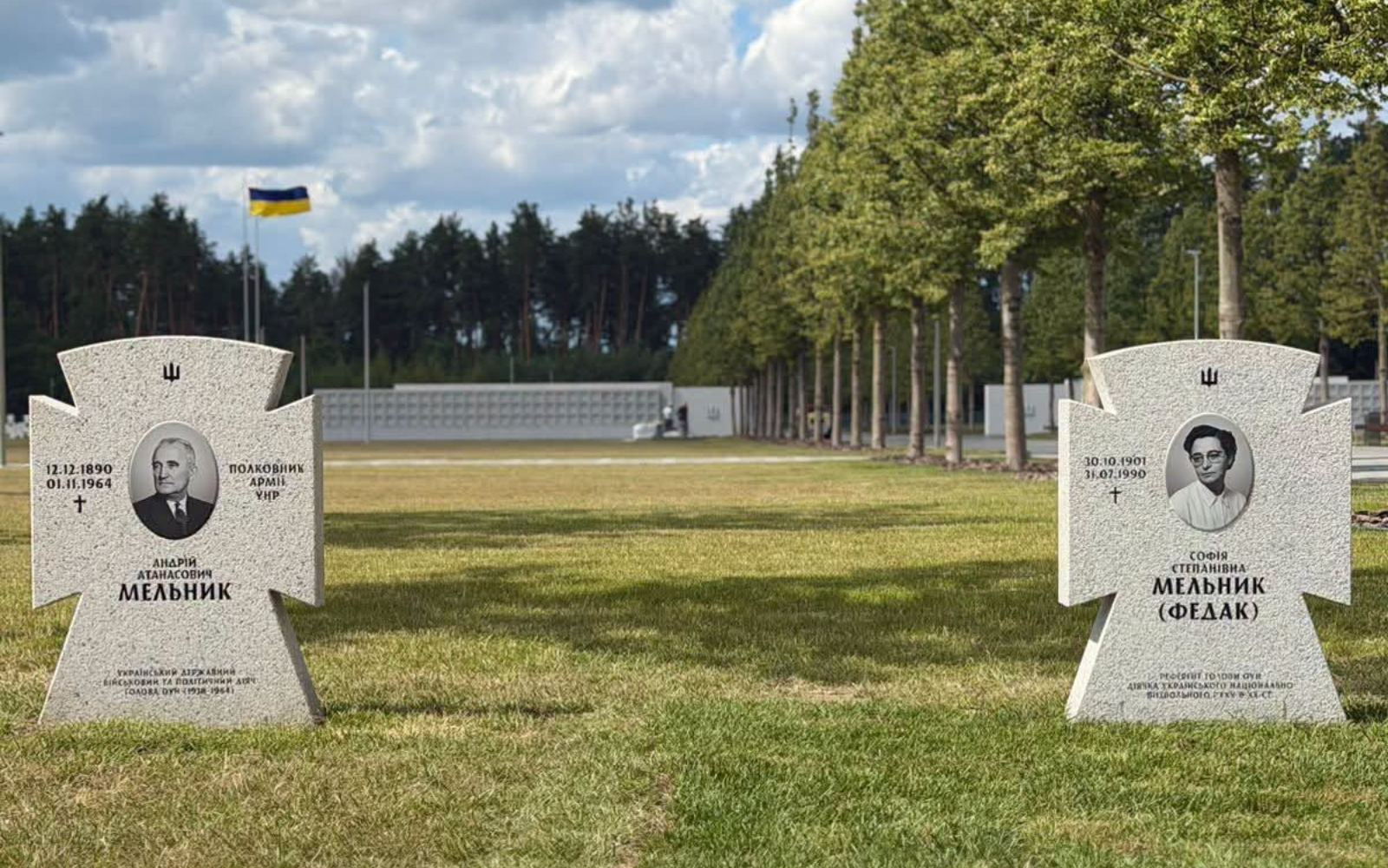На могилі діячки ОУН Софії Федак-Мельник під Києвом після розголосу замінили пам’ятник