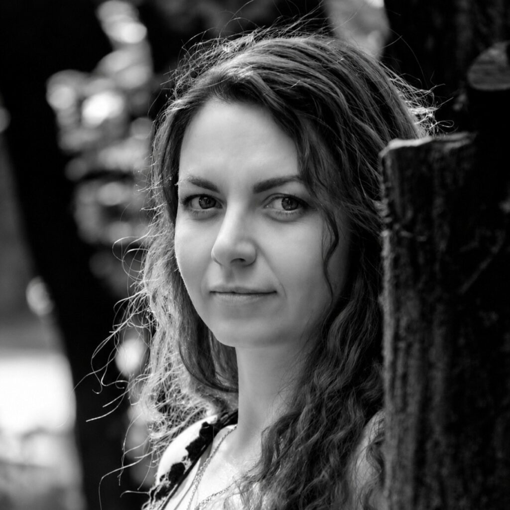 «Щоденник Катерини Савенко». Уривок із книжки загиблої мешканки Маріуполя про життя міста під час російської облоги 2 «Щоденник Катерини Савенко». Уривок із книжки загиблої мешканки Маріуполя про життя міста під час російської облоги