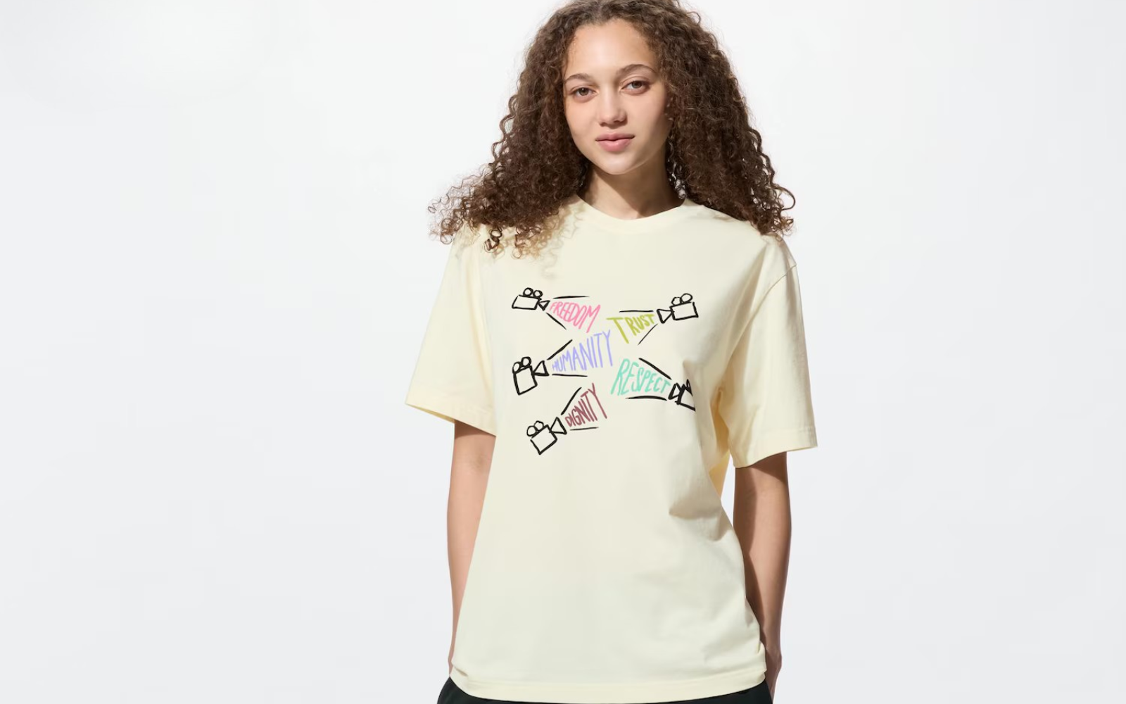 Uniqlo випустив футболку з іменем української режисерки Марини Ер Горбач