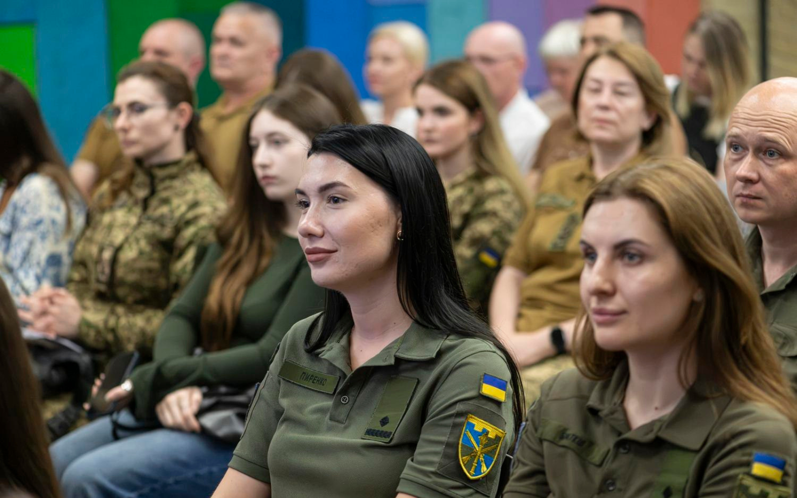 Понад 50% військовослужбовиць планують залишитися у війську після війни — дослідження Arm Women Now