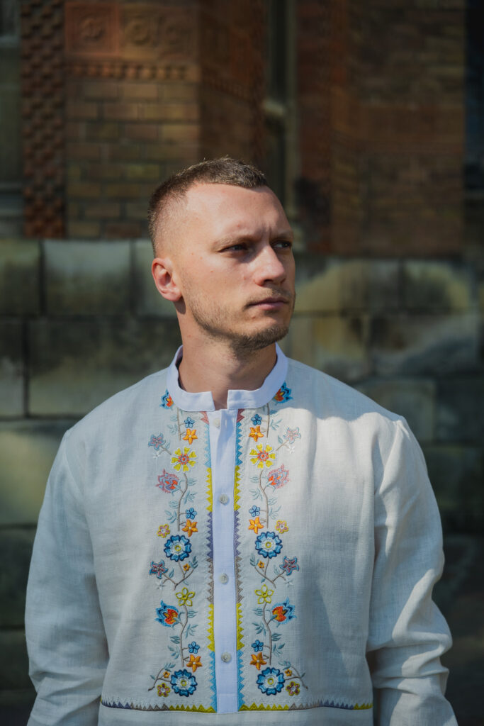 «Дерево знання: відродження»: SVARGA та військова школа «Боривітер» випустили благодійну колекцію за мотивами гобелена Леоніда Товстухи