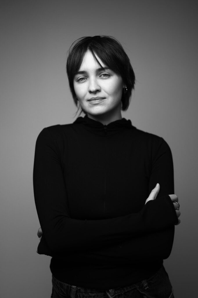 «Тобі доводиться пояснювати власне існування». Актори фільму «Я рідко прокидаюсь мріючи» — про кохання, війну і найскладнішу сцену на кордоні 2 «Тобі доводиться пояснювати власне існування». Актори фільму «Я рідко прокидаюсь мріючи» — про кохання, війну і найскладнішу сцену на кордоні