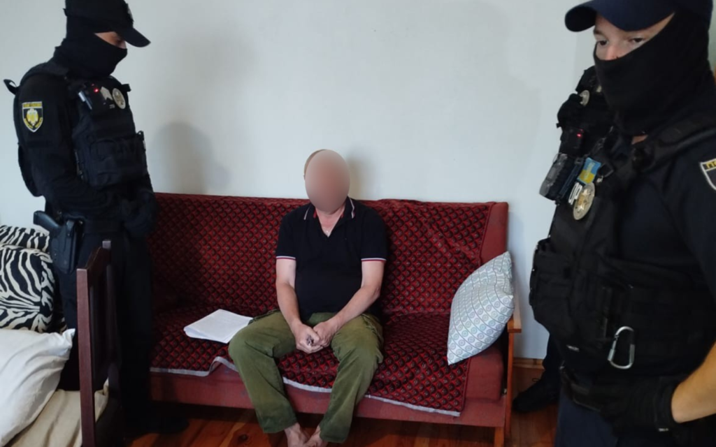 На Львівщині опікуна підозрюють у сексуальному насильстві над неповнолітньою