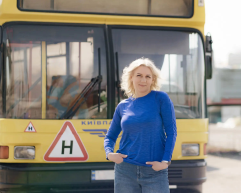 Українок запрошують на безоплатне навчання водінню автобусів, тролейбусів і вантажівок