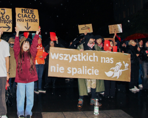 Польські жінки вийшли на акції протесту, вимагаючи легалізації абортів